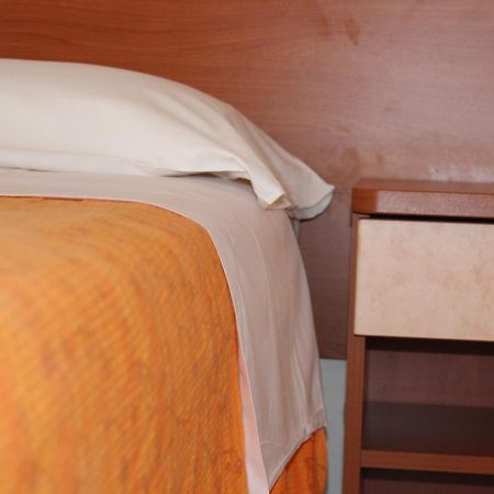Hotel Holiday Sunshine Summer Misano Adriatico Quarto foto