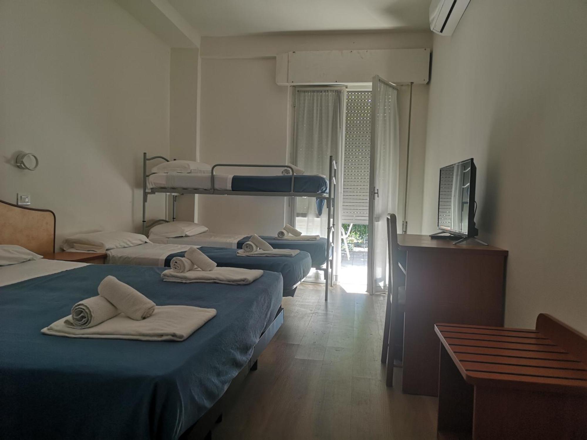 Hotel Holiday Sunshine Summer Misano Adriatico Exterior foto