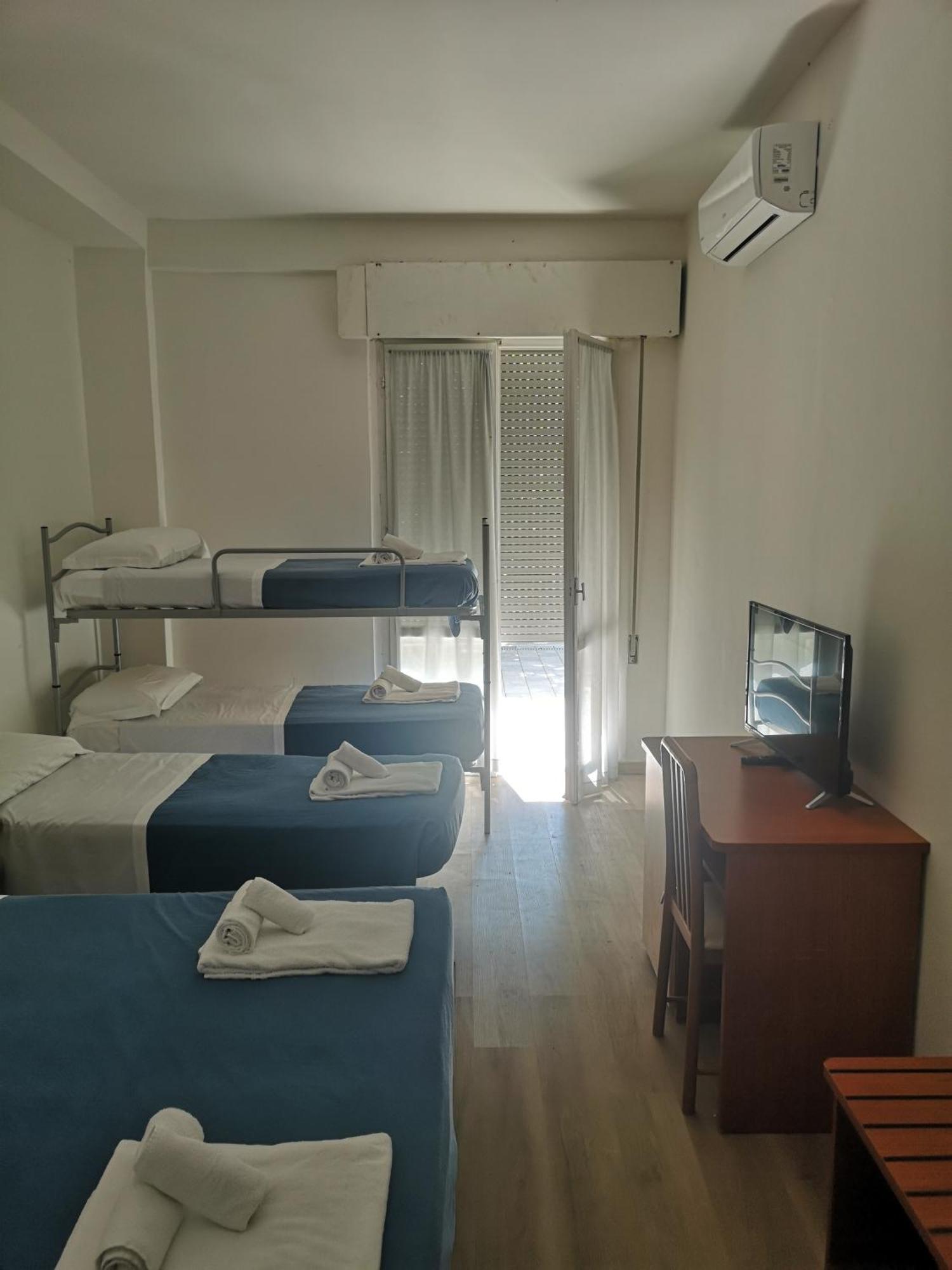 Hotel Holiday Sunshine Summer Misano Adriatico Exterior foto