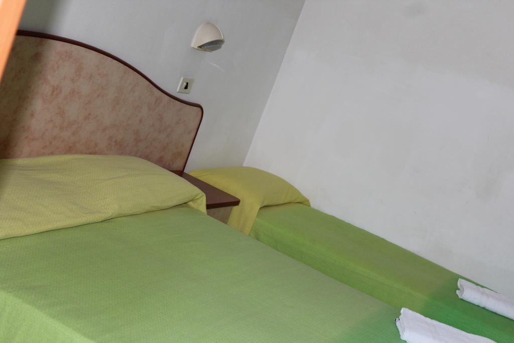 Hotel Holiday Sunshine Summer Misano Adriatico Exterior foto