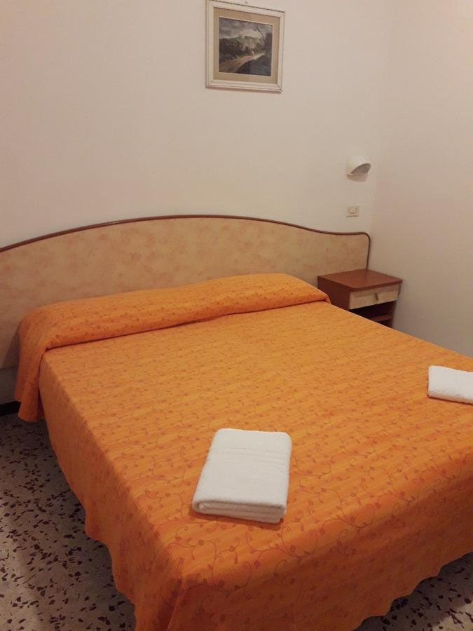Hotel Holiday Sunshine Summer Misano Adriatico Exterior foto